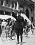 1927 un vigile municipale padovano -al quadrivio del Canton del Gallo- (Laura Calore)